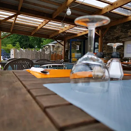 Les Du Bistro Du Canal * Pleyben